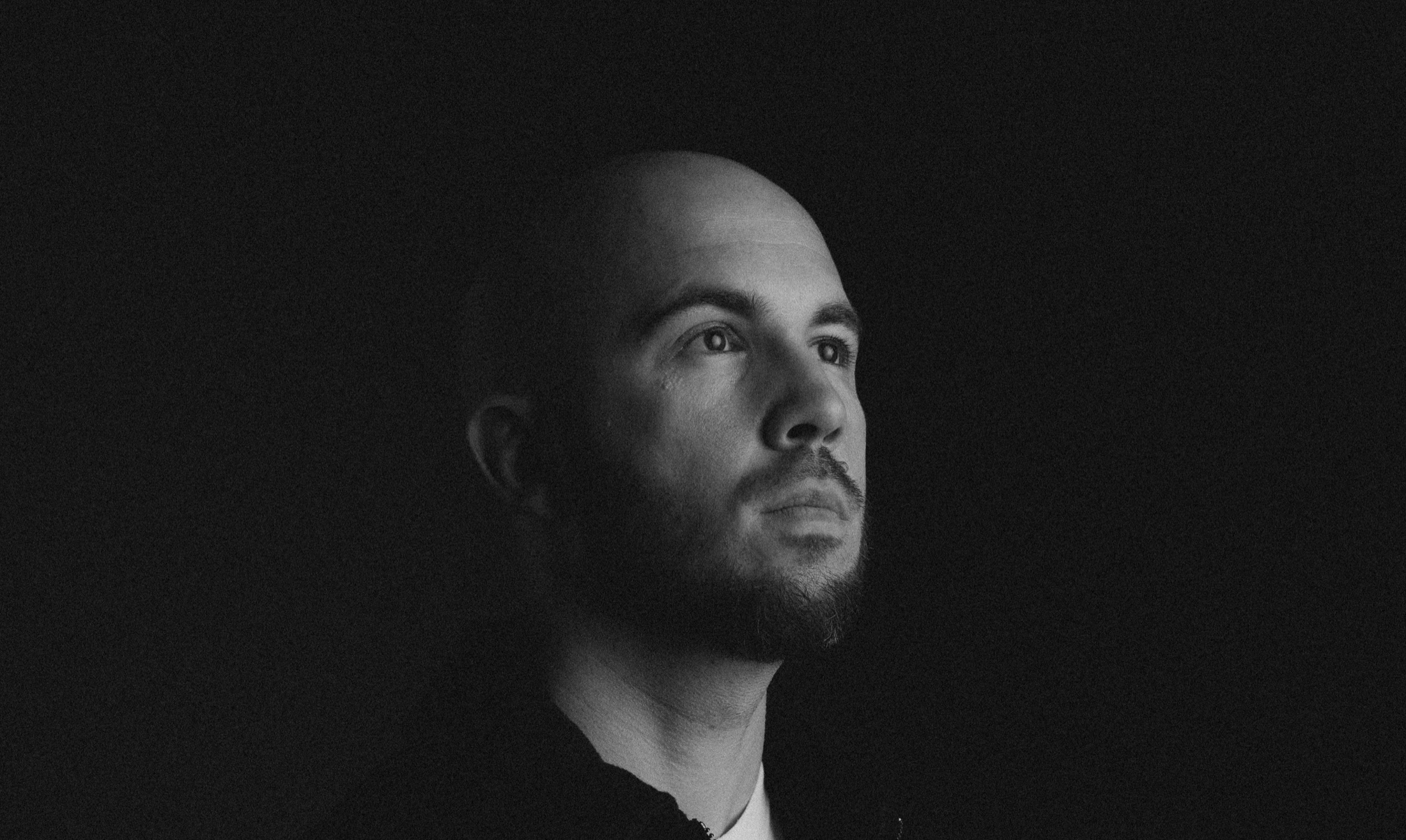 Retrato em preto e branco de Murilo Bittencourt